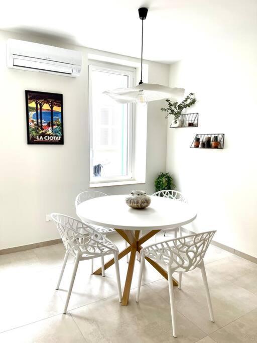 Appartement Moderne + Parking A 50M De La Mer La Ciotat Exterior photo